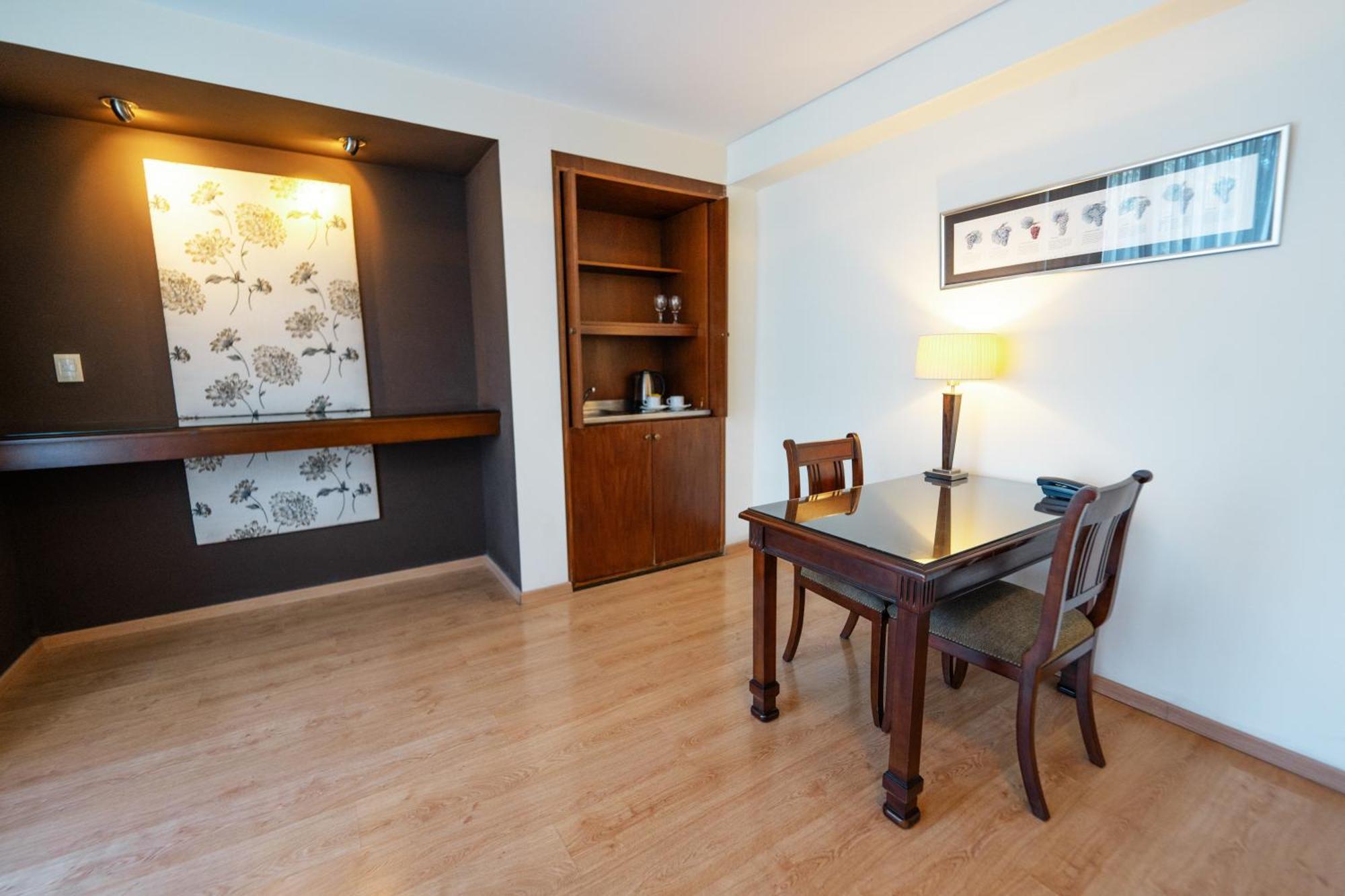 Amerian Executive Mendoza Hotel Δωμάτιο φωτογραφία